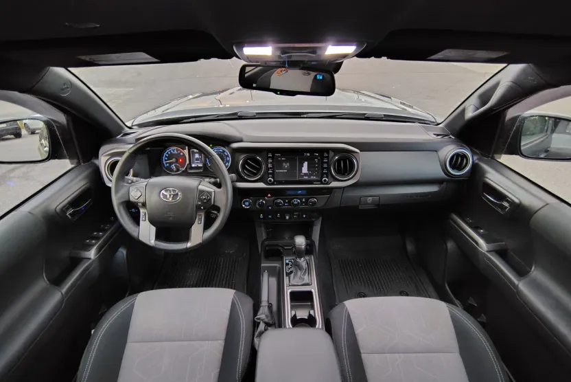 2023 Toyota Tacoma TRD V6 photo 1