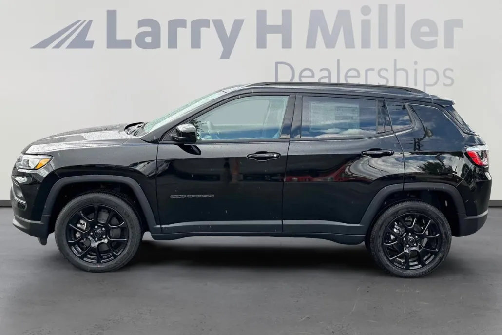 2025 Jeep Compass Latitude photo 1