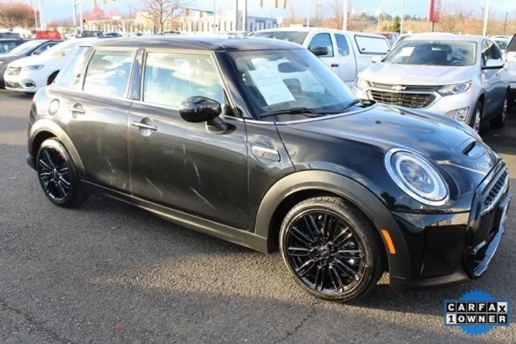 2024 Mini Cooper S Hardtop 4 Door photo 1