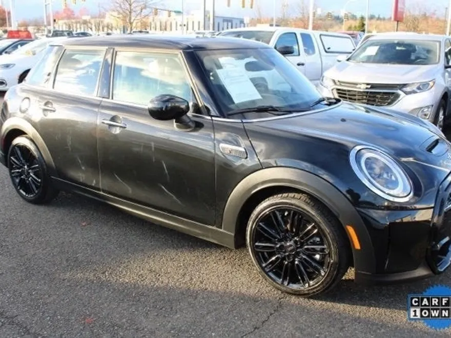 2024 Mini Cooper S Hardtop 4 Door photo 1