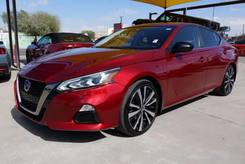 2020 Nissan Altima 2.5 SR photo 1