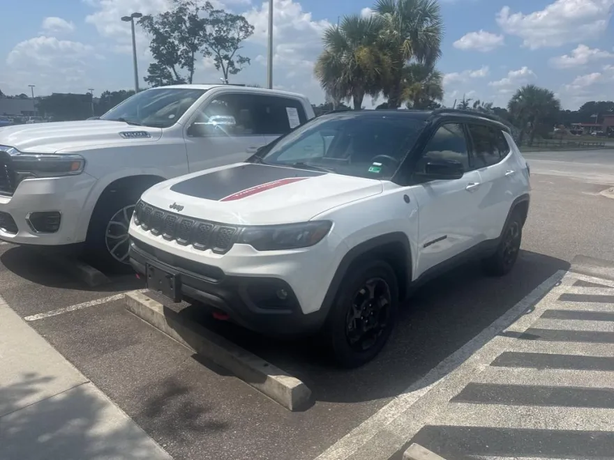 2023 Jeep Compass Trailhawk photo 1