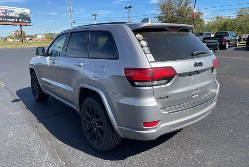 2020 Jeep Grand Cherokee Altitude photo 1