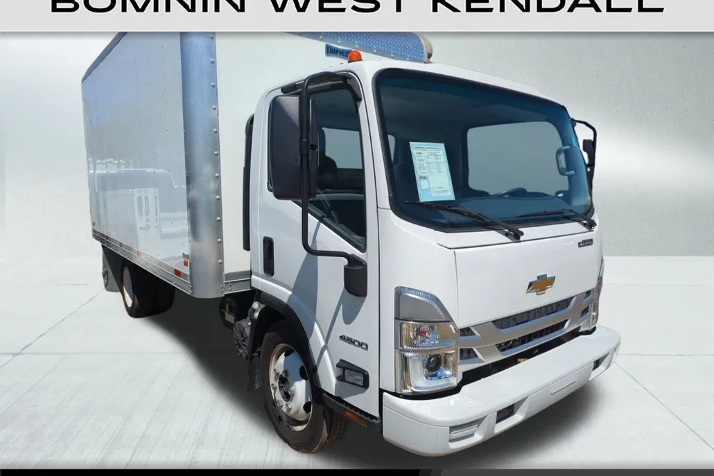 2024 Chevrolet Silverado 4500HD Base photo 1