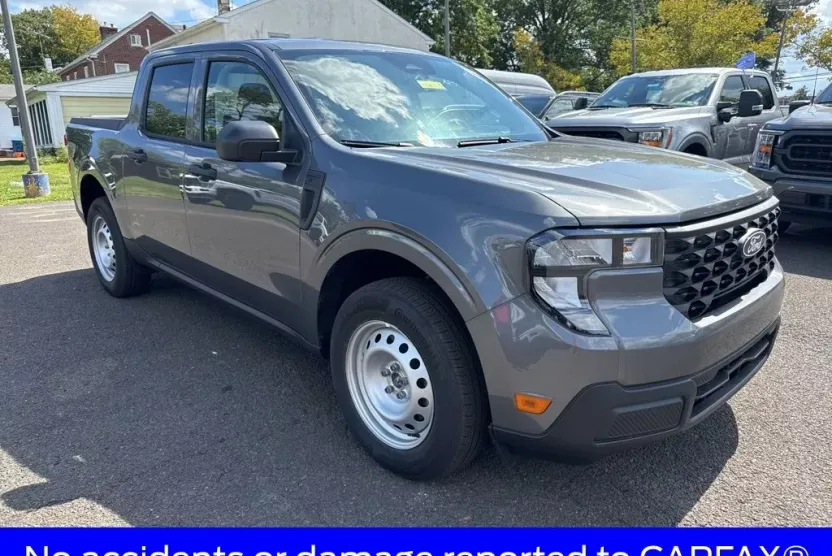2025 Ford Maverick XL photo 1