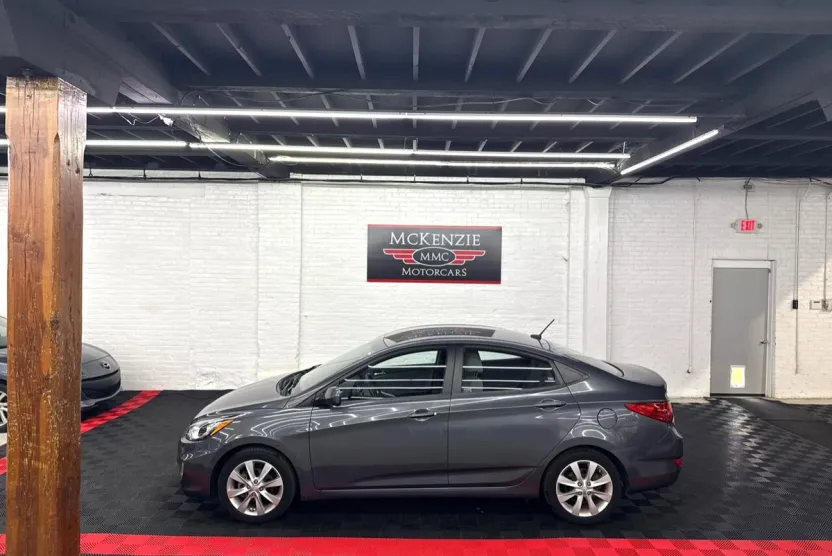 2013 Hyundai Accent GLS photo 1