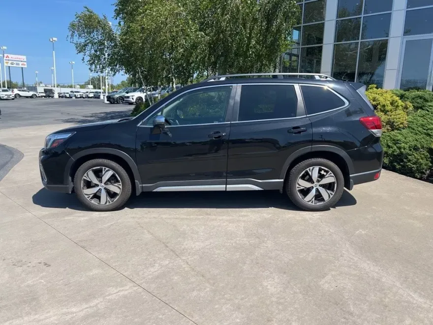 2021 Subaru Forester Touring photo 1