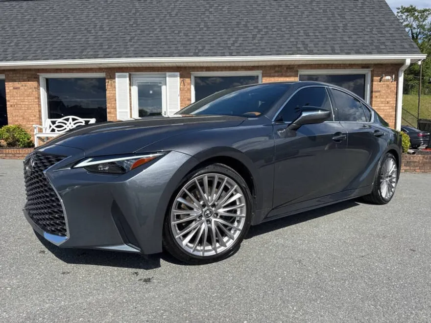 2023 Lexus IS 300 photo 1