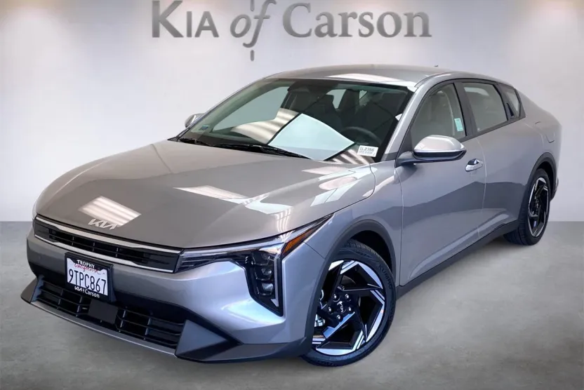 2025 Kia K4 EX photo 1