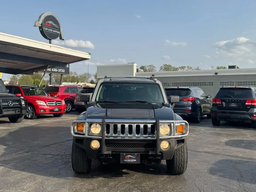 2009 Hummer H3 1/2 Ton photo 1