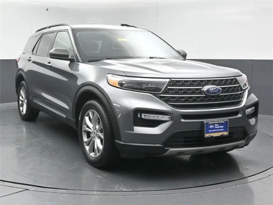 2023 Ford Explorer XLT photo 1