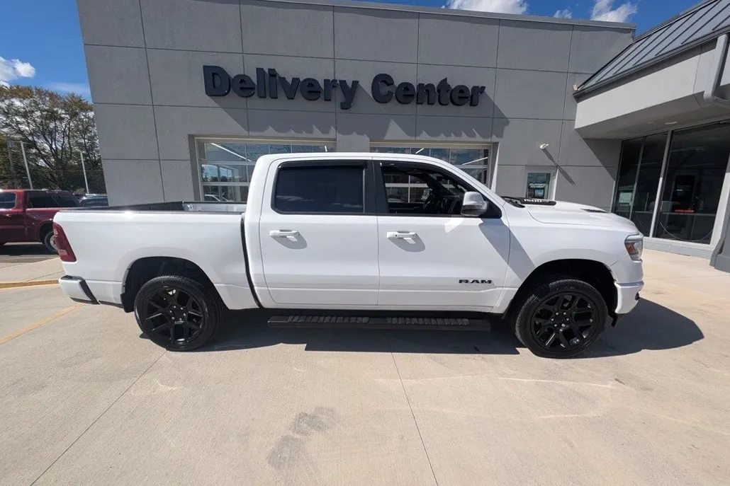 2023 Ram 1500 Laramie photo 1