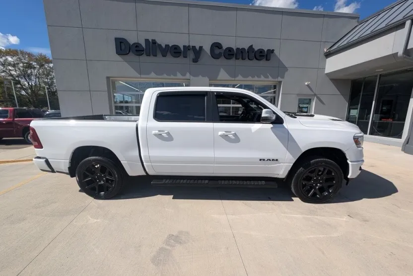 2023 Ram 1500 Laramie photo 1