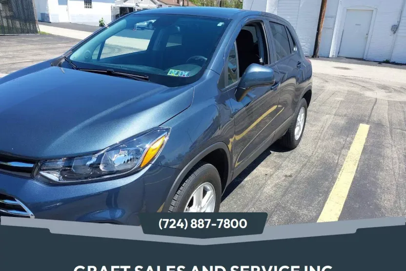 2022 Chevrolet Trax LS photo 1