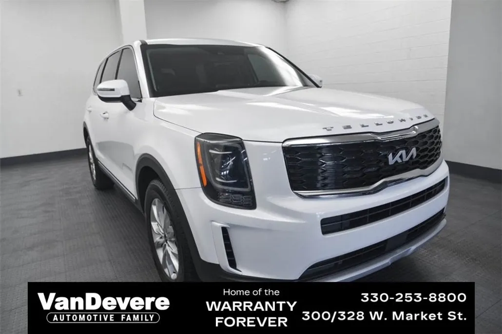 2022 Kia Telluride LX photo 1