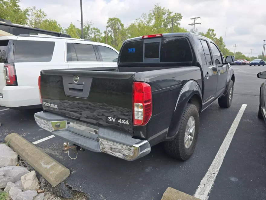 2018 Nissan Frontier SV Crew Cab photo 1