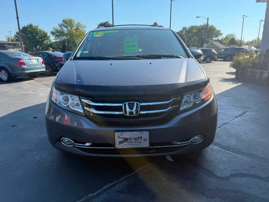2014 Honda Odyssey Touring photo 1