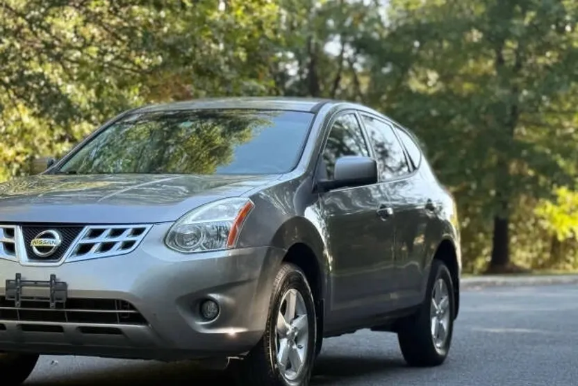 2013 Nissan Rogue S photo 1