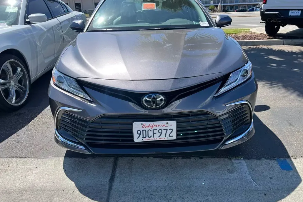 2023 Toyota Camry XLE photo 1