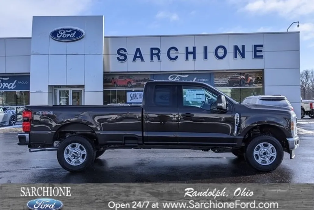 2025 Ford F-250 XLT photo 1