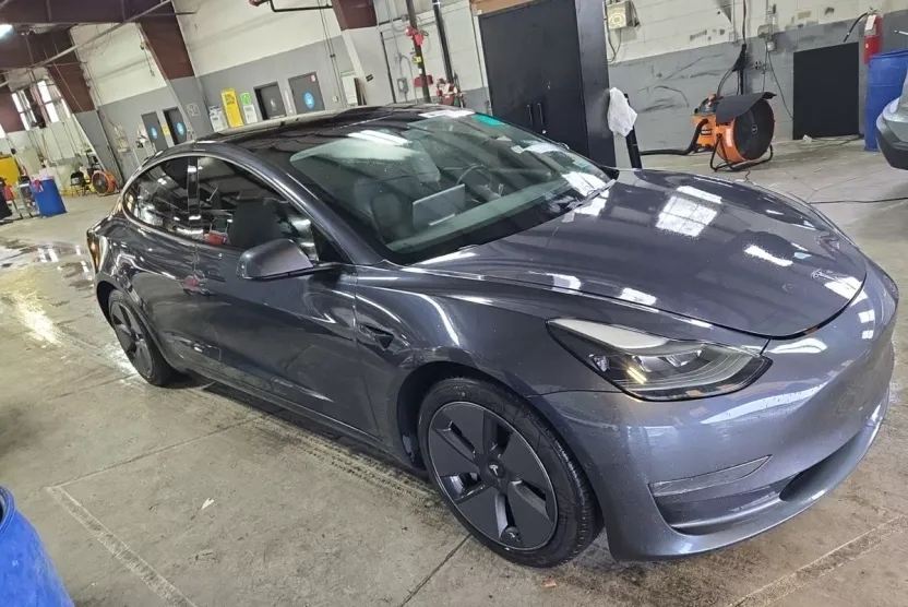 2021 Tesla Model 3 Long Range photo 1
