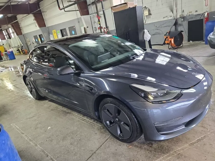 2021 Tesla Model 3 Long Range photo 1