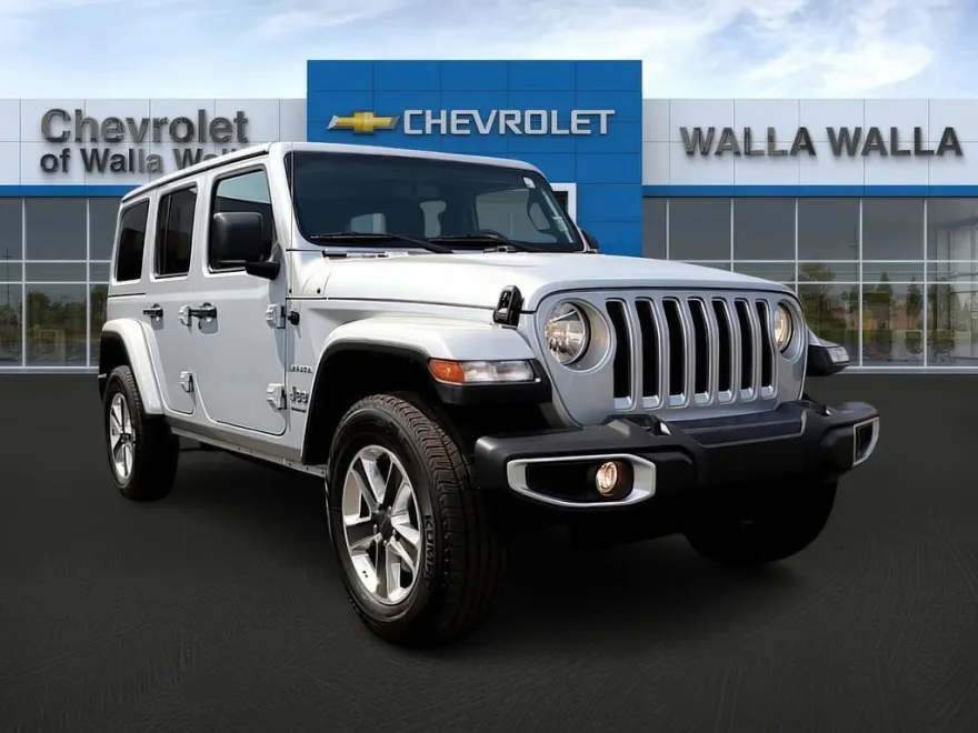 2023 Jeep Wrangler Sahara photo 1