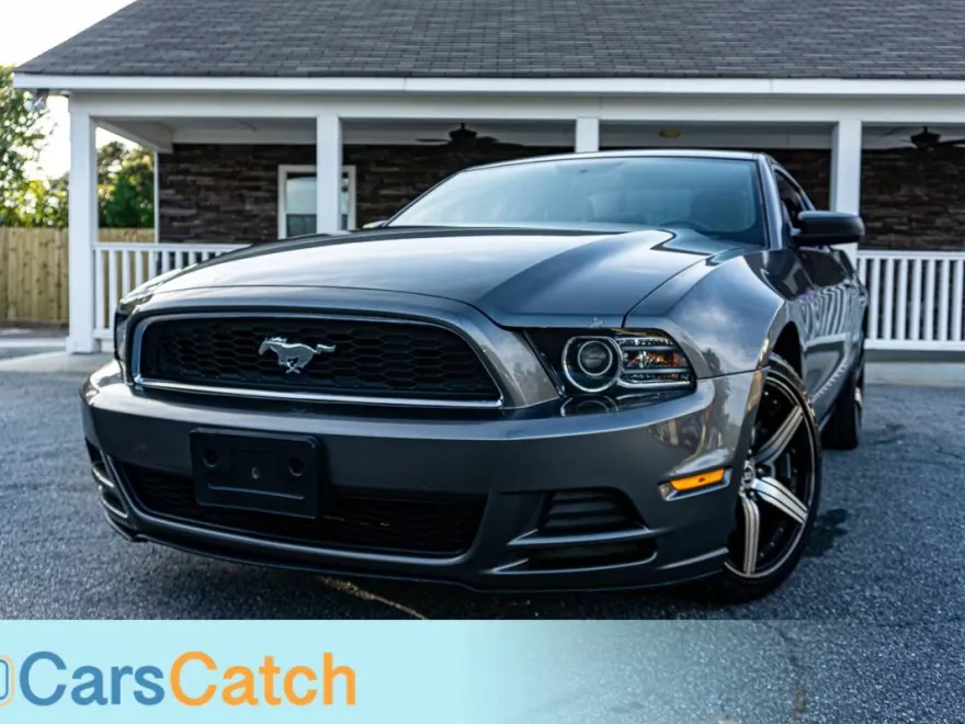 2013 Ford Mustang photo 1