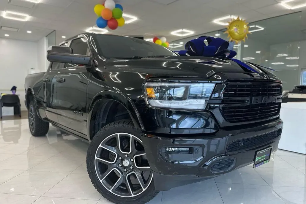 2019 Ram 1500 Laramie photo 1