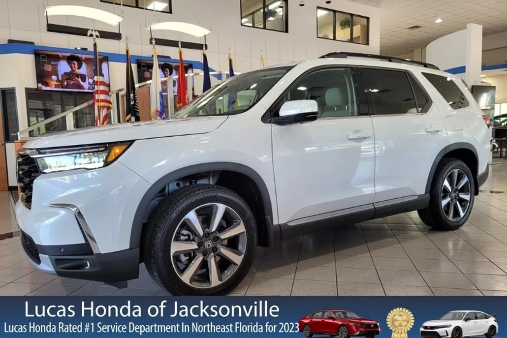 2025 Honda Pilot Elite photo 1