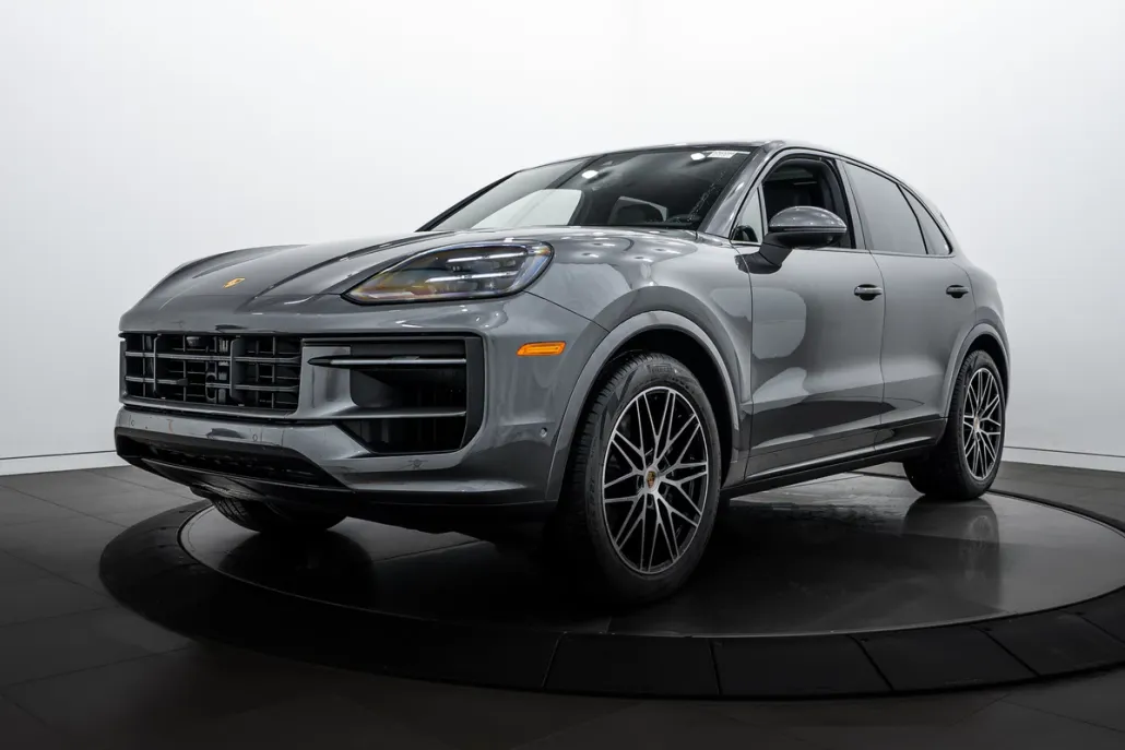 2026 Porsche Cayenne Base photo 1