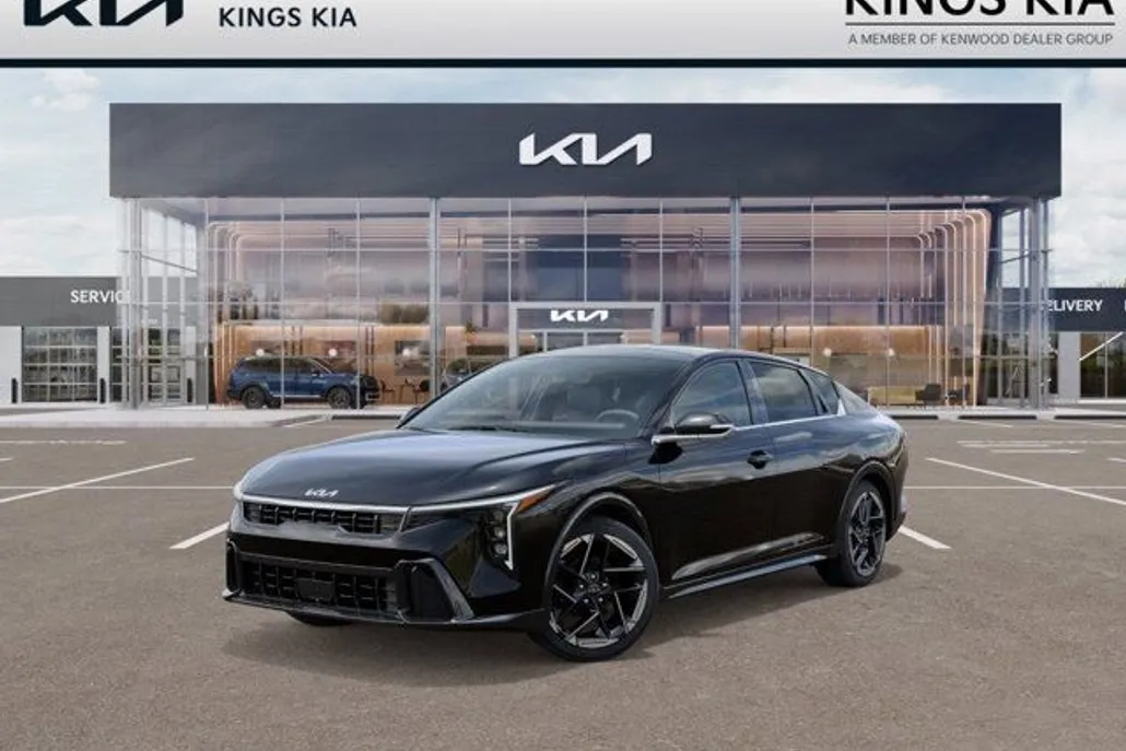 2025 Kia K4 GT-Line photo 1