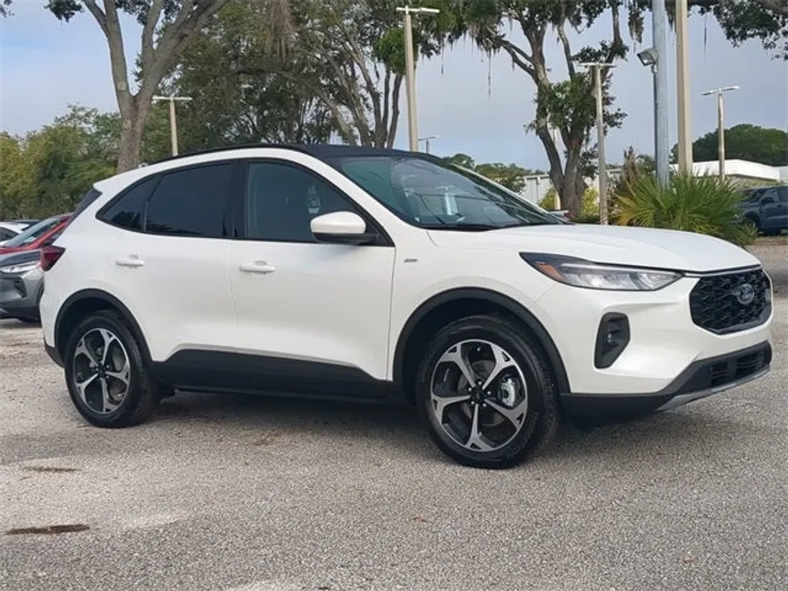 2025 Ford Escape Hybrid ST-Line Select photo 1