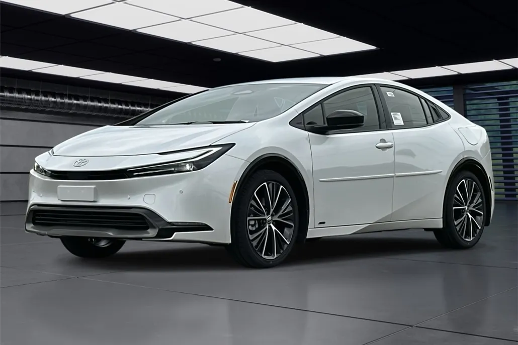 2025 Toyota Prius XLE photo 1