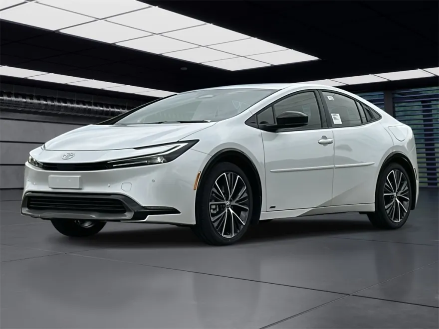 2025 Toyota Prius XLE photo 1