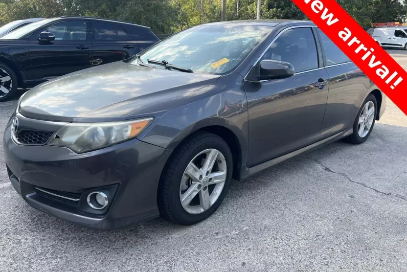 2014 Toyota Camry L photo 1