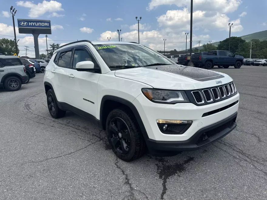 2018 Jeep Compass Latitude photo 1