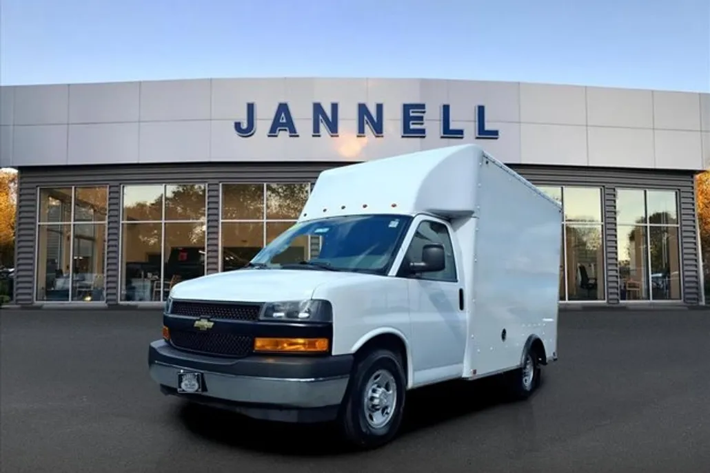 2021 Chevrolet Express Cutaway Work Van photo 1