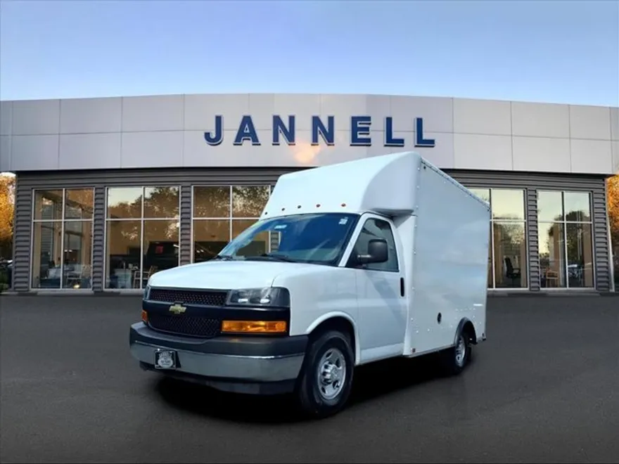 2021 Chevrolet Express Cutaway Work Van photo 1