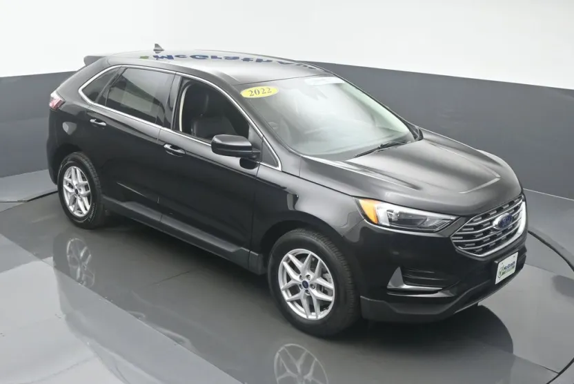2022 Ford Edge SEL photo 1