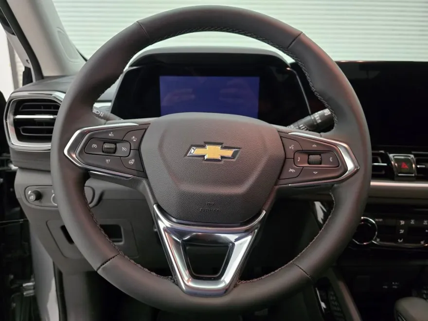 2025 Chevrolet Trailblazer LT photo 1