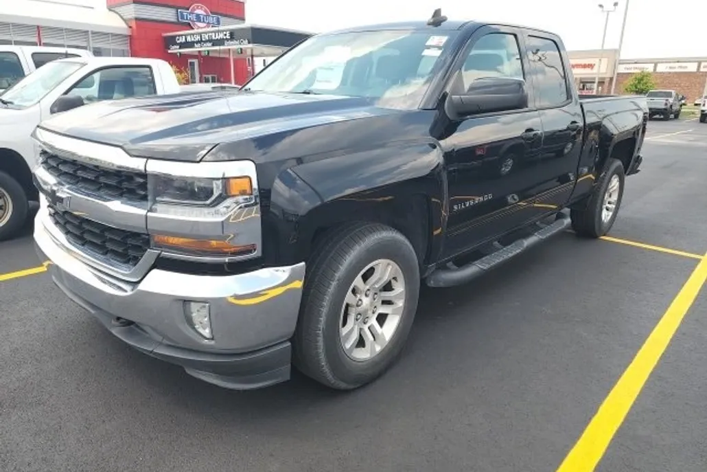 2016 Chevrolet Silverado 1500 LT photo 1