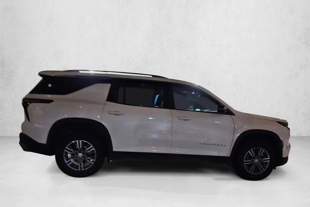 2025 Chevrolet Traverse photo 1
