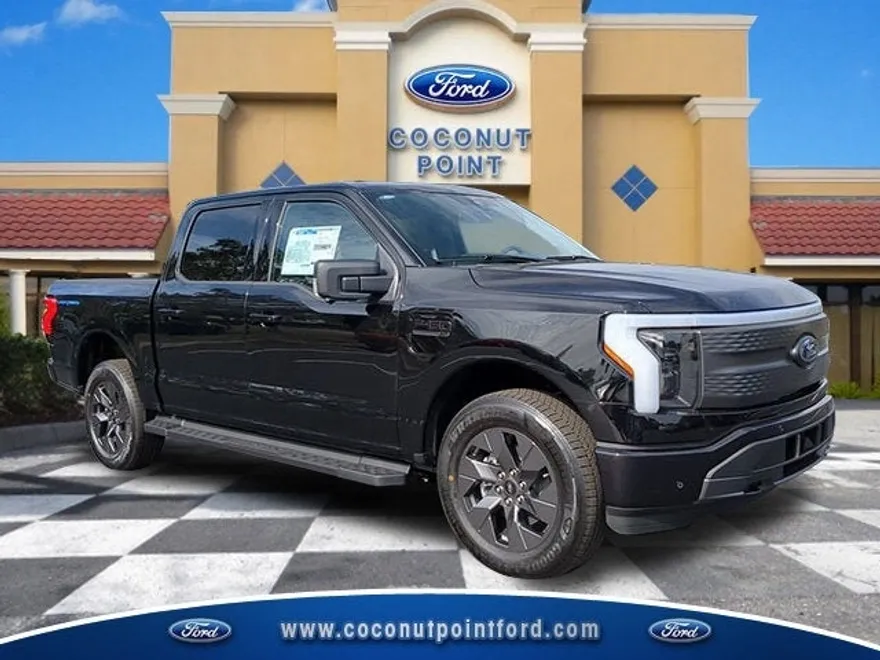 2023 Ford F-150 Lightning XLT photo 1