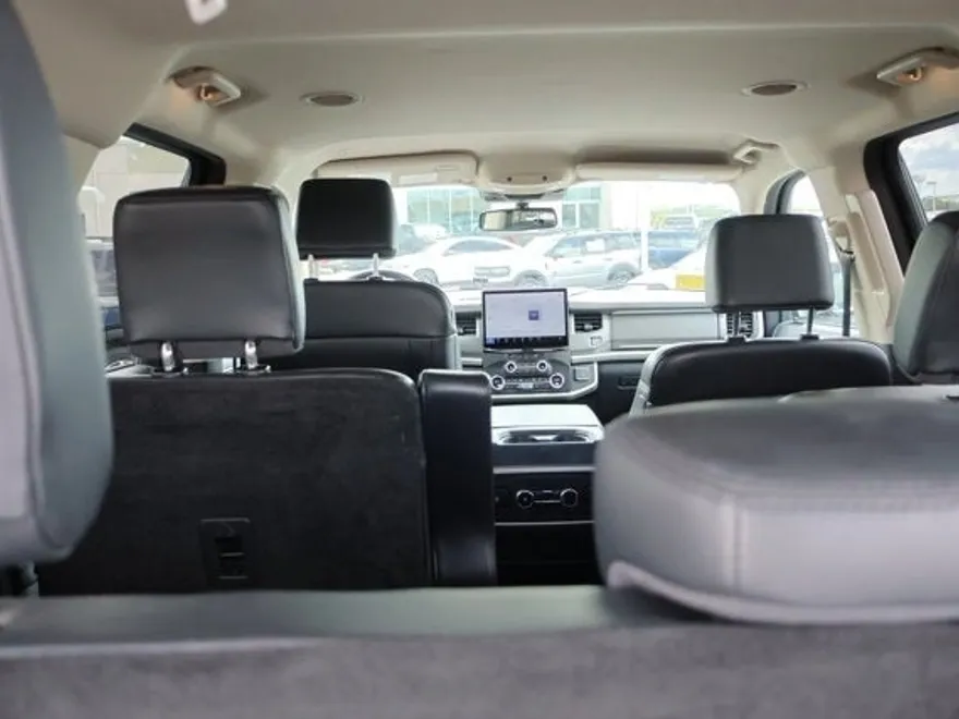 2024 Ford Expedition XLT photo 25