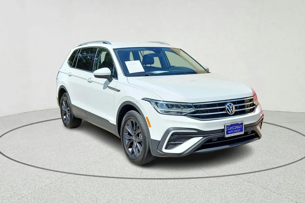 2024 Volkswagen Tiguan SE Wolfsburg Edition photo 1