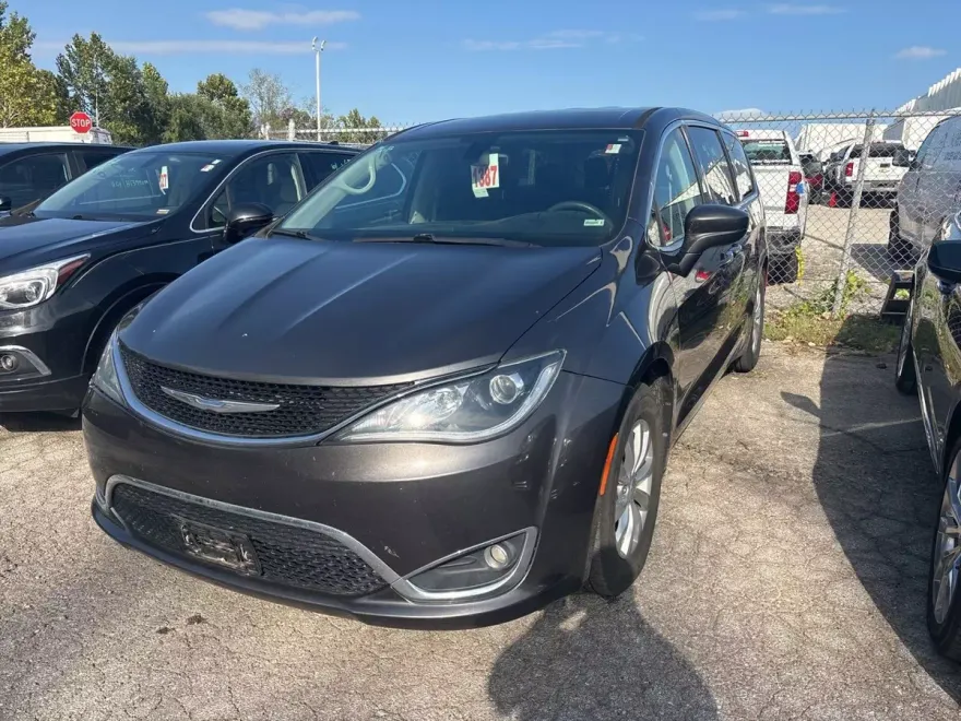 2018 Chrysler Pacifica Touring Plus photo 1