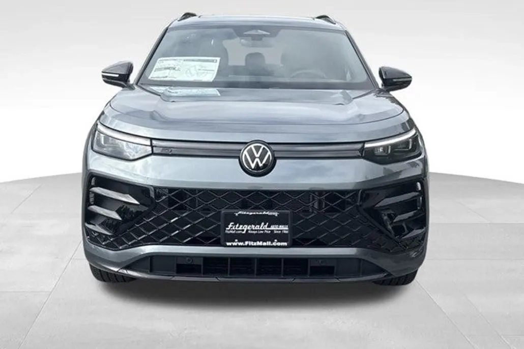 2025 Volkswagen Tiguan SE R-Line Black photo 1