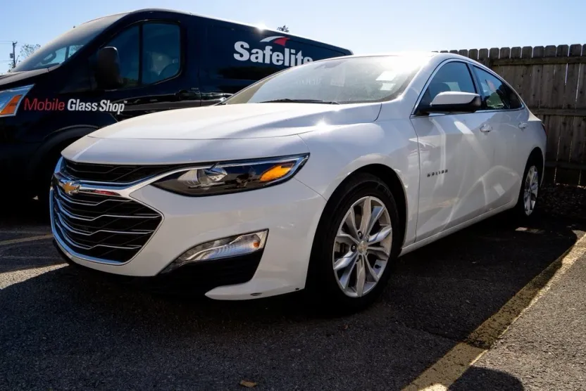 2024 Chevrolet Malibu 1LT photo 1