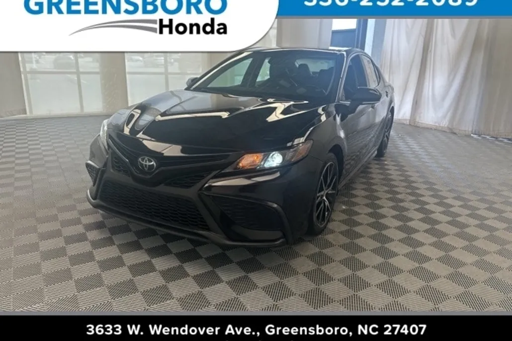 2023 Toyota Camry SE photo 1